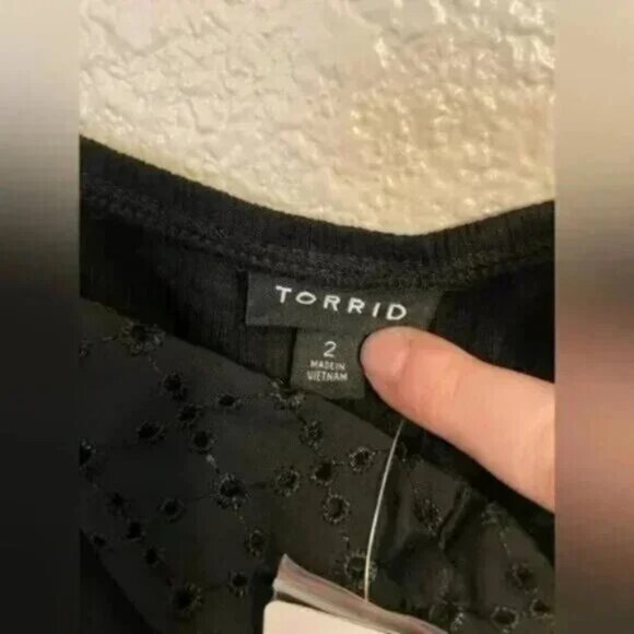 NWT TORRID Texture Knit Woven Eyelet Square Neck Swing Tank - Picture 5 of 9